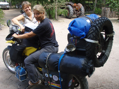 082 PC180387 Gretel and Pascale with their bike.jpg